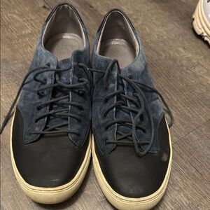 The Common Goods Men's Blue and Black Sneakers